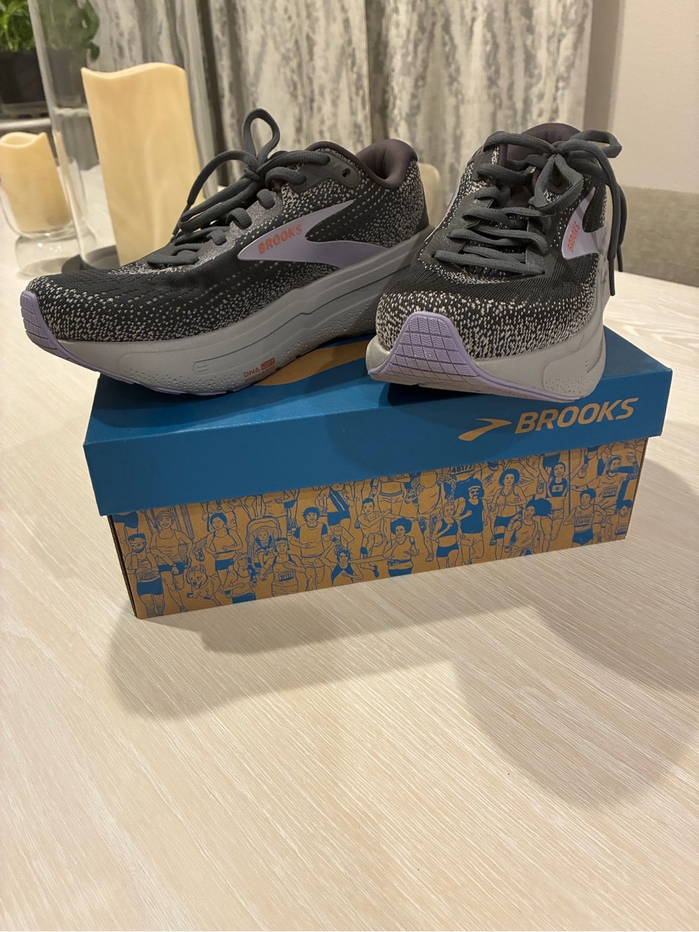 Brooks Women's Gray and Lavender Lace-Up Running Sneakers